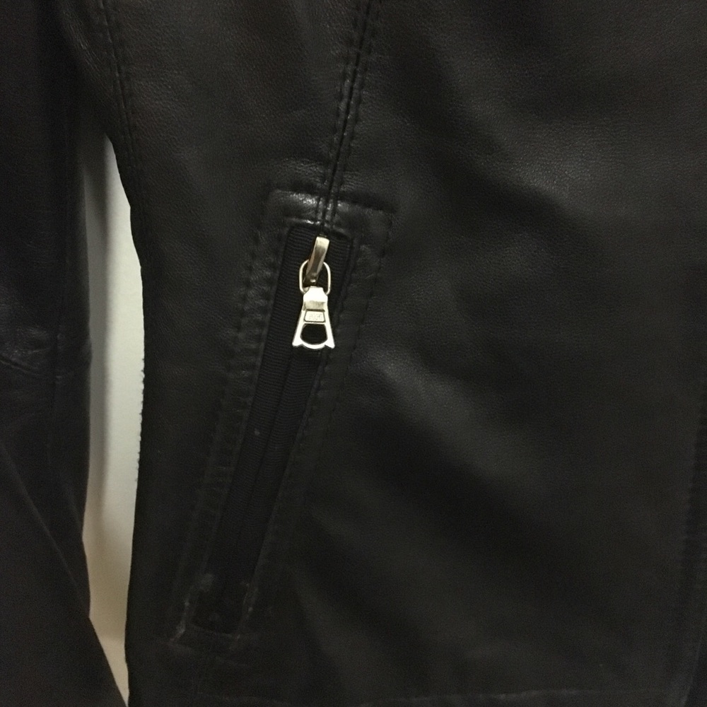 Like new Elie Tahari Moto leather jacket - Picture 4 of 8
